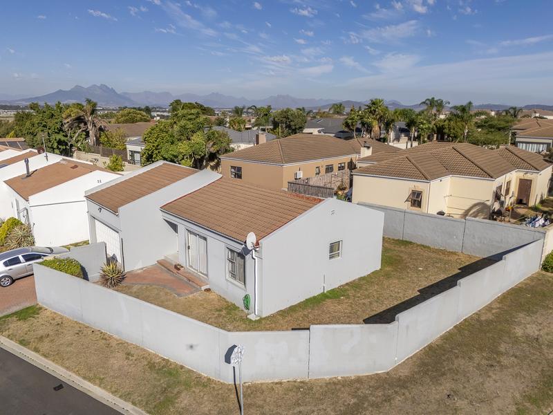 3 Bedroom Property for Sale in Uitzicht Western Cape